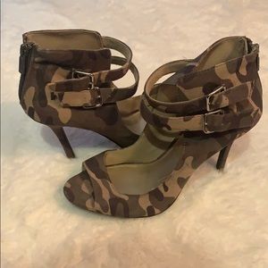 Christian Siriano Suede heels